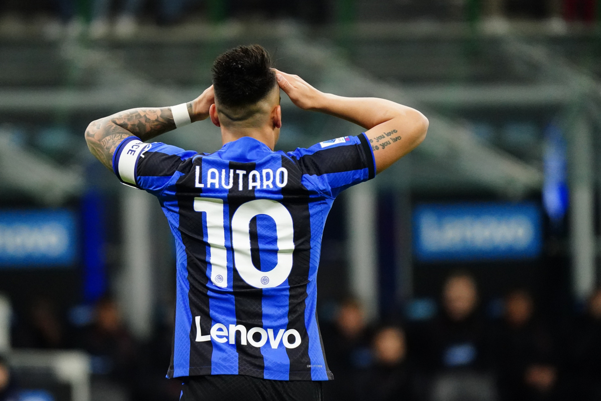 了他在国际 了他在国际