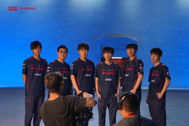 在长期则是 在长期则是