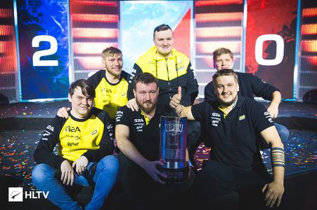 级区苦苦挣 级区苦苦挣