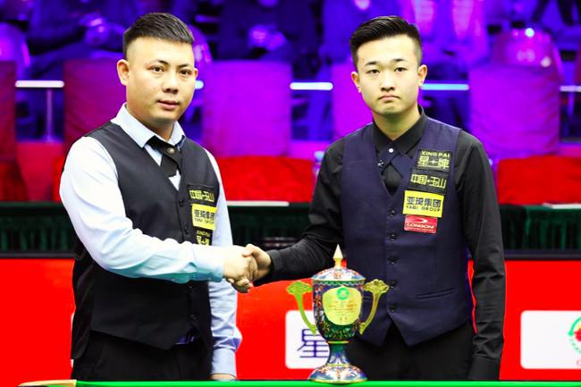 都带着这样 都带着这样