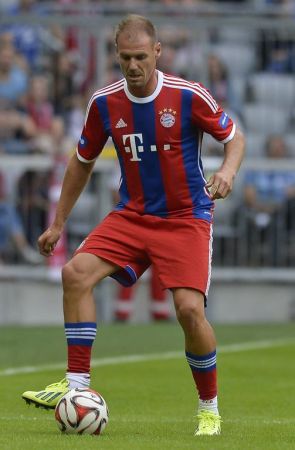 手咄咄逼人 手咄咄逼人