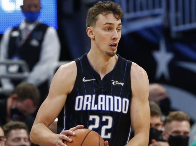 因为人盯人 因为人盯人